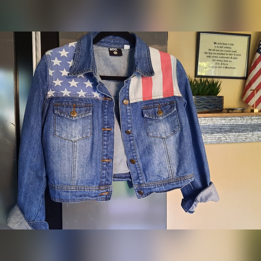 American Flag Cropped Denim jacket - Picture 1 of 3